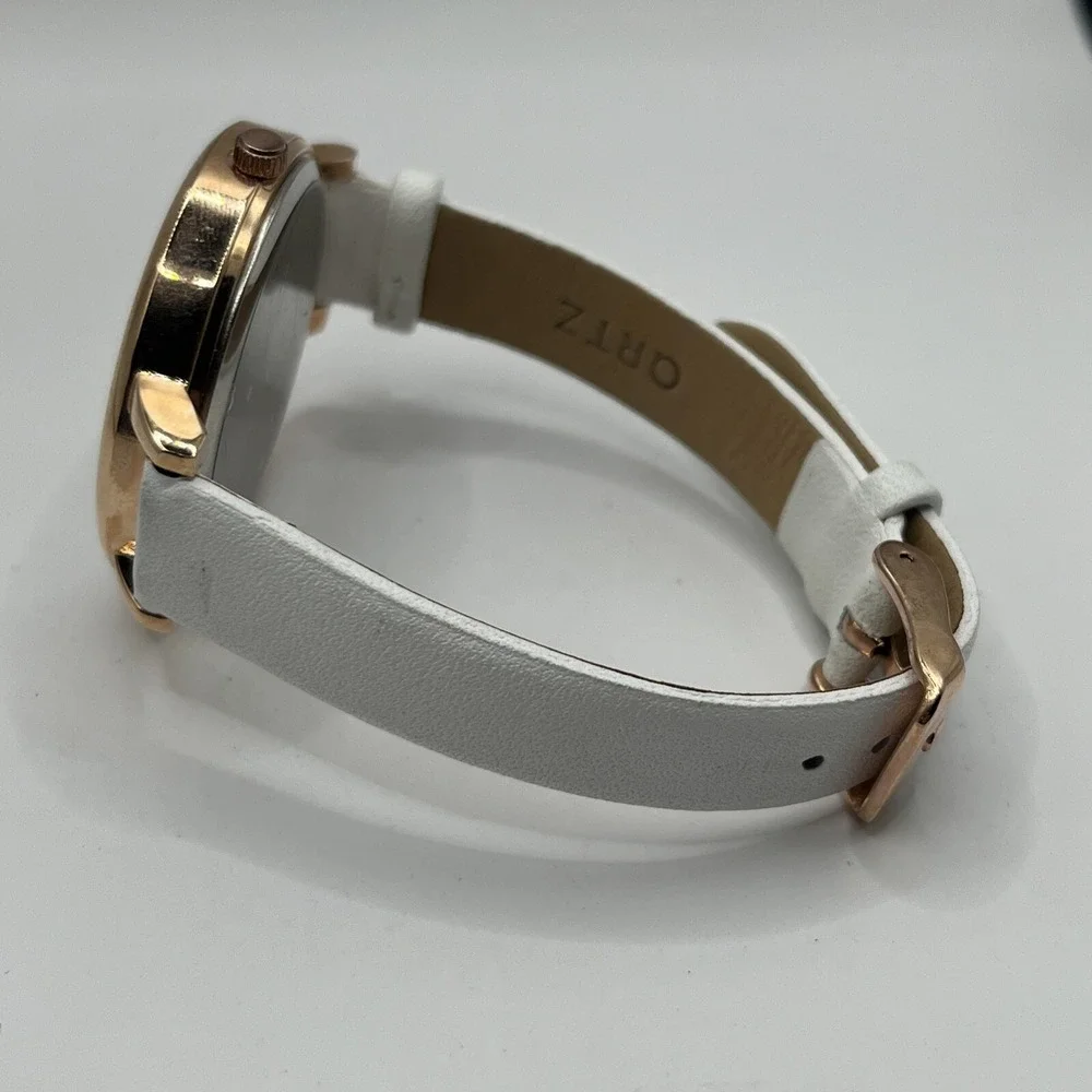 QRTZ Women's‎ Floral Large Dial Quartz Watch with Leather Band- New Battery!